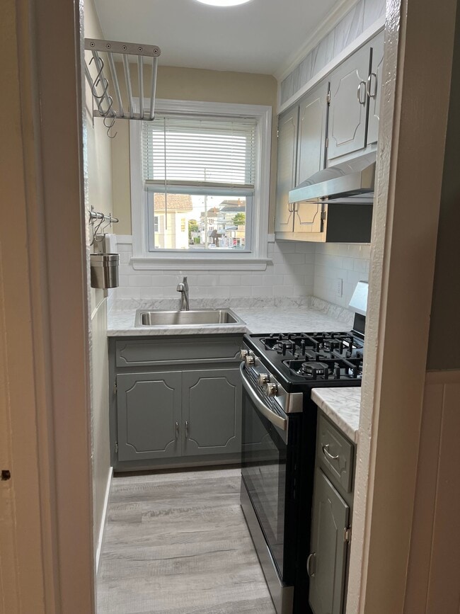 52 Swift St Unit 2