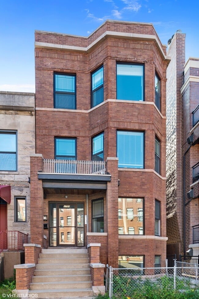 Building Photo - 3750 N Racine Ave Unit 2