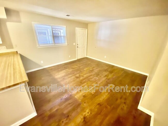 Photo - 1012 Mary St