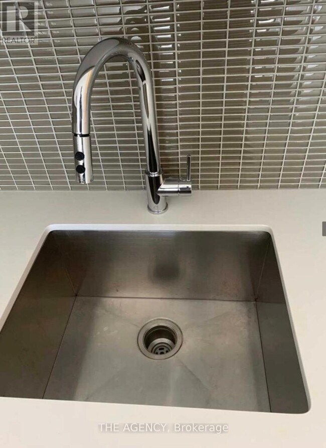 Photo - 2916 Hwy 7 Unité 2810