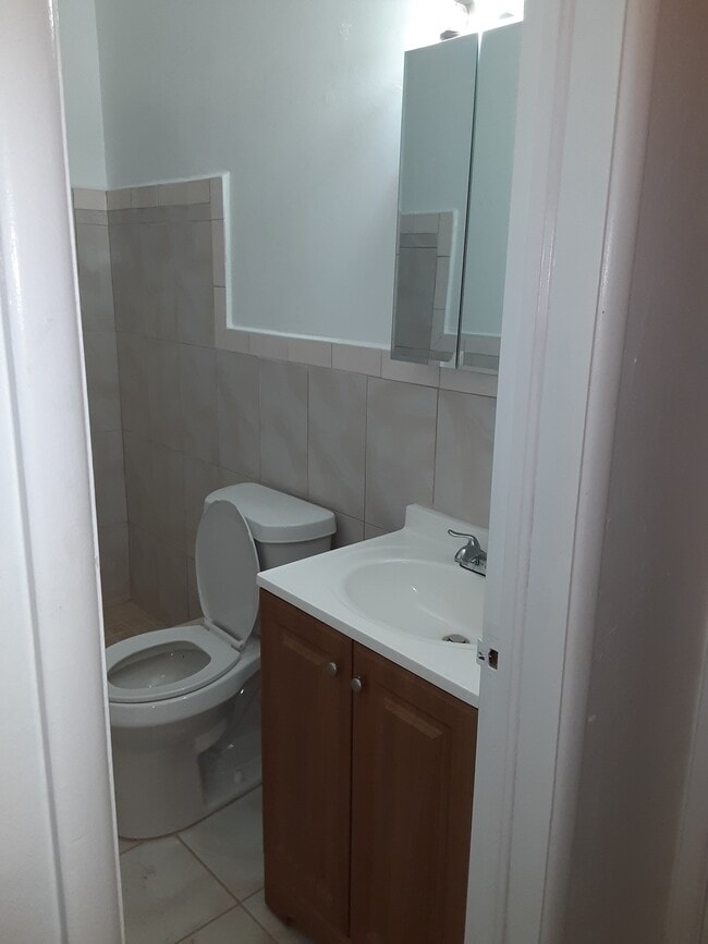 Bathroom #1 - 1900 Plunkett St Unit Rear