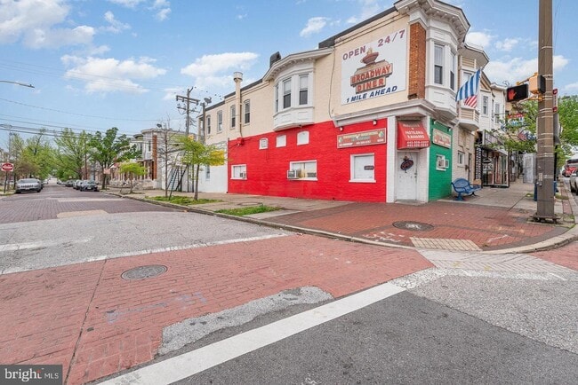 Building Photo - 4600 Eastern Ave Unit 2nd Floor