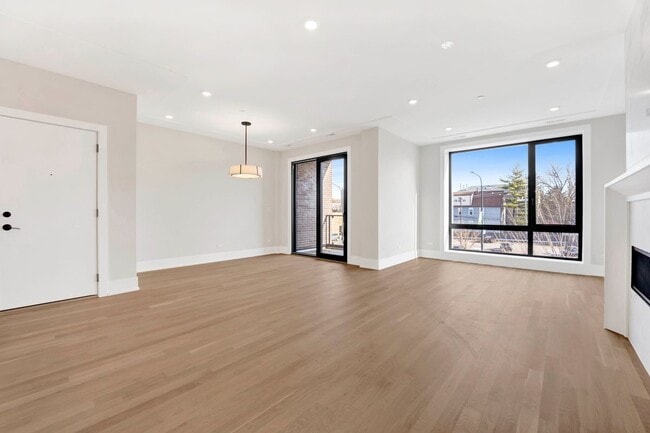 Photo - 3352 N Ashland Ave