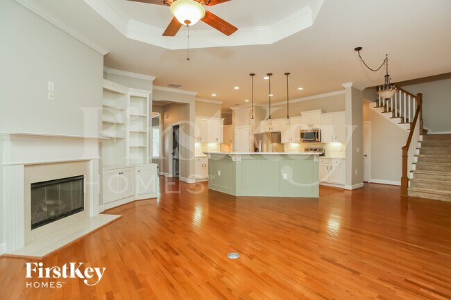 207 Hickory Nut Ln