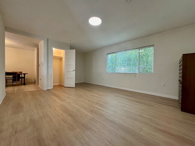 Photo - 7755 Mango Ave