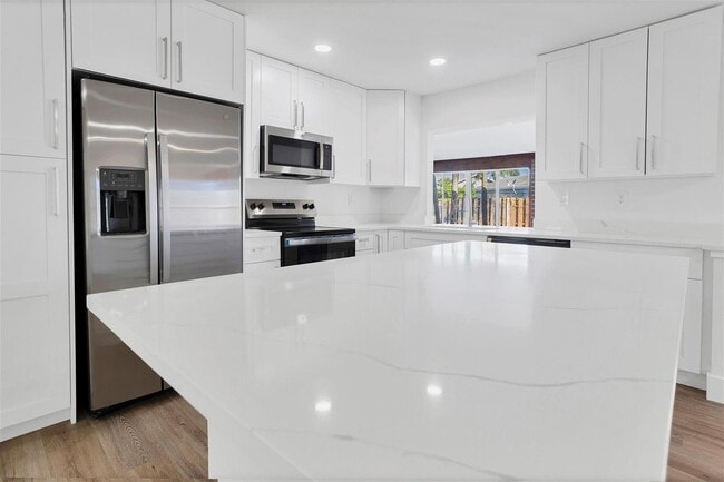 Photo - 7841 NW 46th St