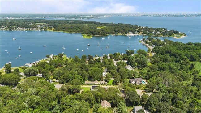 Photo - 93B Kickemuit Ave