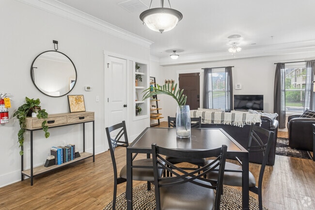 4BR, 4BA - 1,832SF - Dining Room