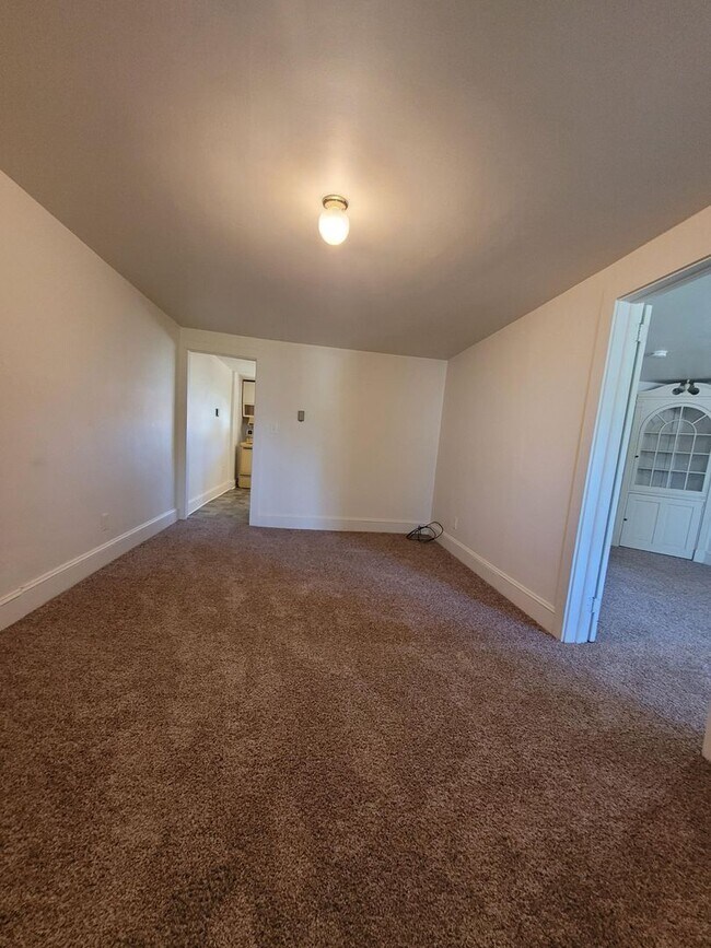 104 N Custer Ave Apartment Unit 2 New Holland, PA