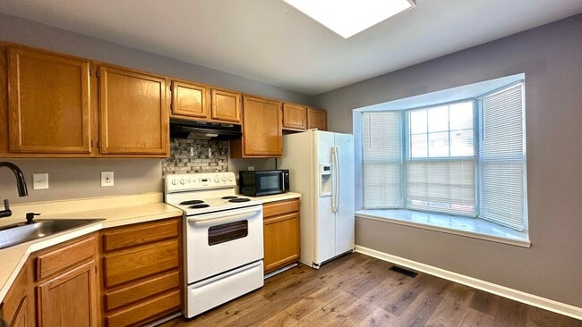 Photo - 704 St Peters Ct