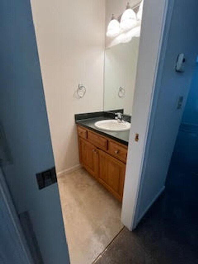 Photo - 487 Sparrow Way Unit A