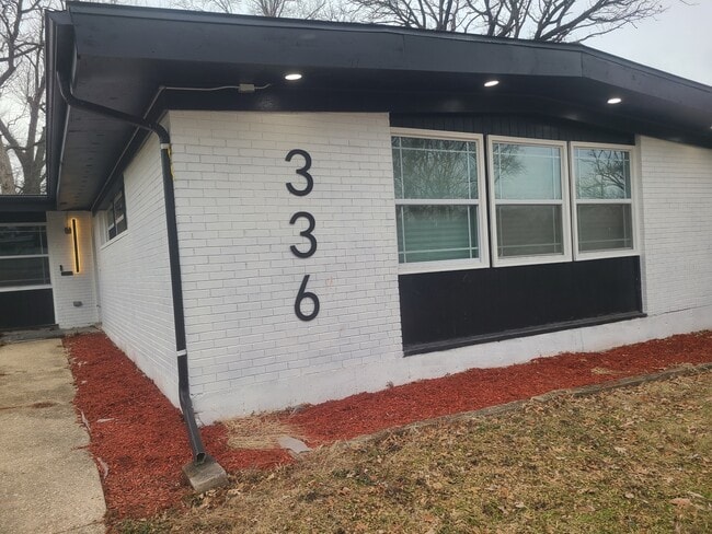 Building Photo - 336 Oakwood St
