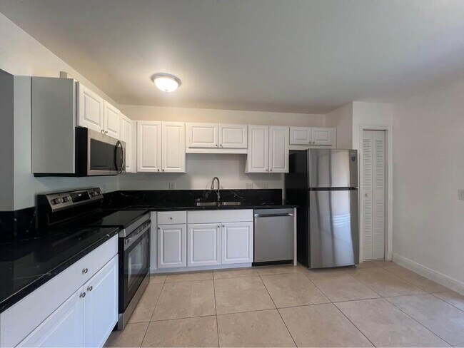Building Photo - 5971 Forest Hill Blvd Rental