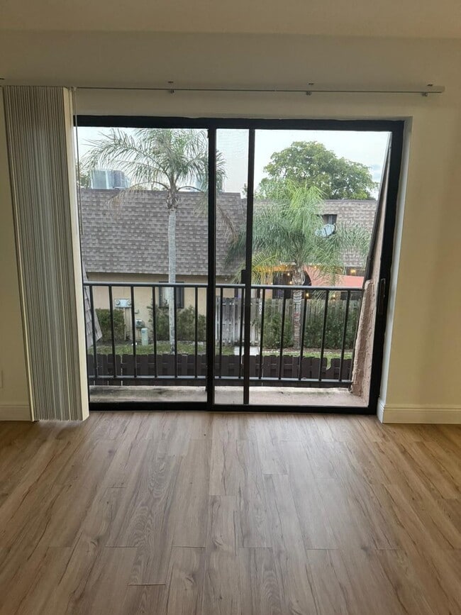 Photo - 4702 Waterview Cir