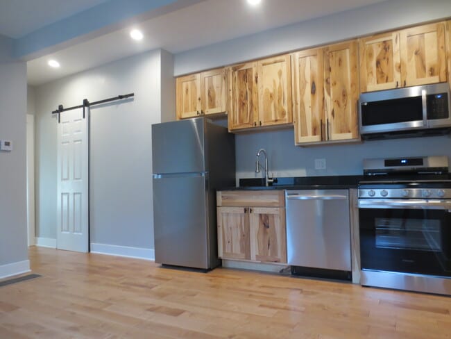 Photo - 1959 W 58th St