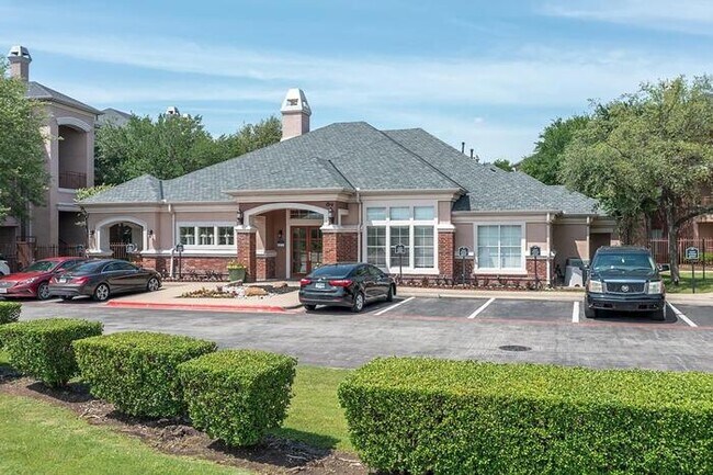 Photo - 645 N Town E Blvd Unidad b1