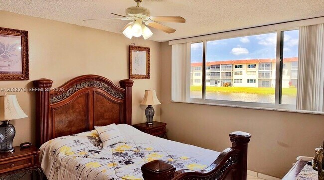 Photo - 8961 S Hollybrook Blvd Unidad 106