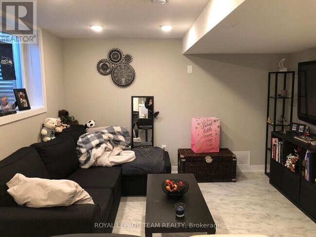 Photo - 1180 Southwood Dr