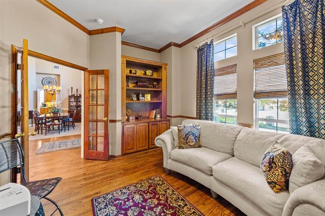 Photo - 1107 Whispering Oaks Dr