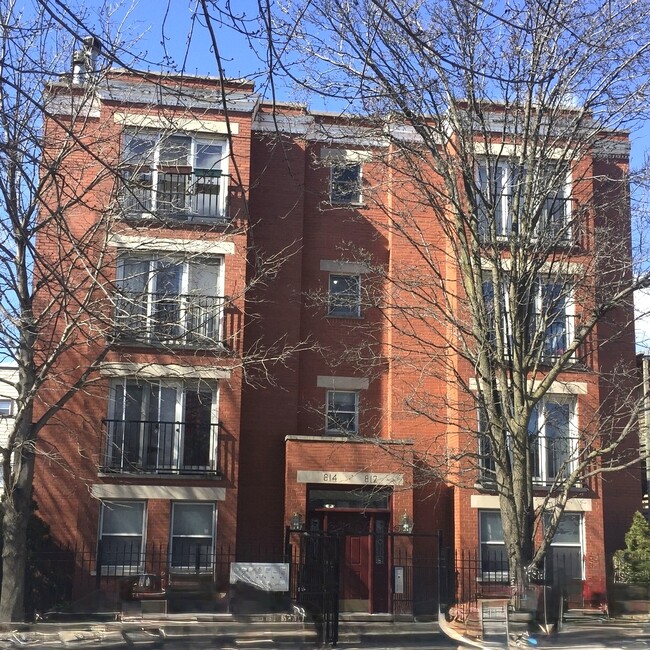 Building Photo - 812 S Miller St Unit 2N
