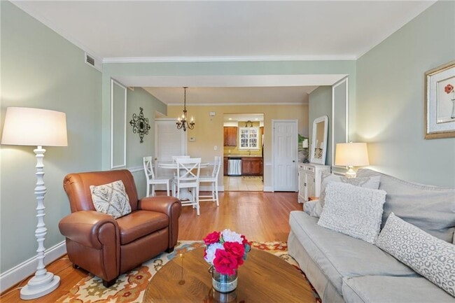 Photo - 27 W Locke Ln Unit 27 W Locke Lane #4