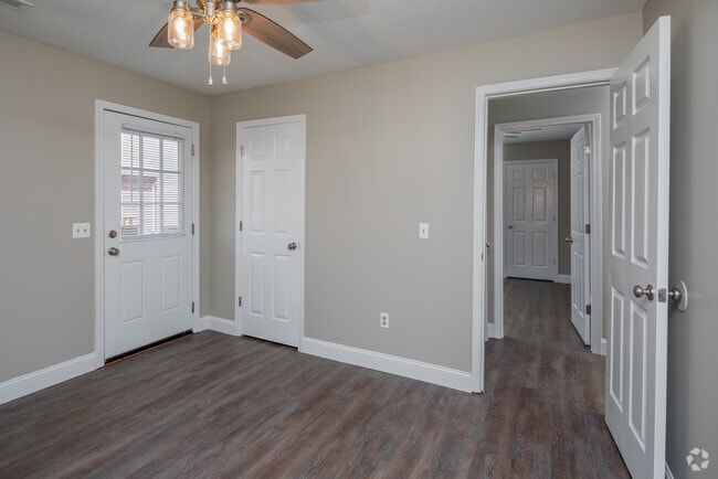 3BR, 2BA - 1,050SF - Bedroom