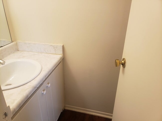 Photo - 1005 W Lee Rd Unit 2