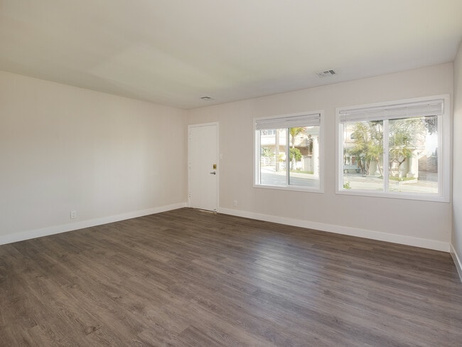 Photo - 1714 Clark Lane