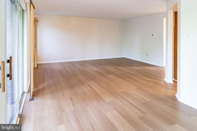 Photo - 1901 Monroe Ln