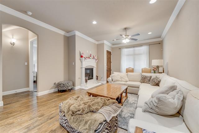 Photo - 818 Milton Way