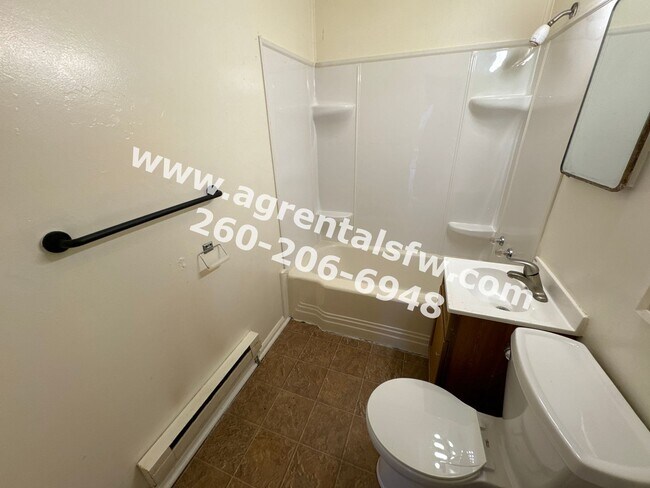 Photo - 2 Bedroom House - Section 8 OK!