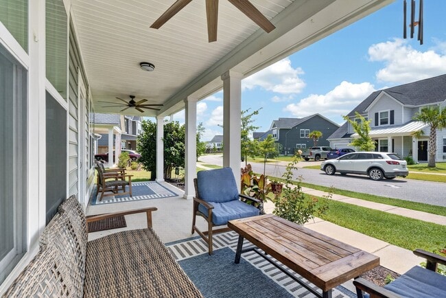 Photo - 164 Garden Lily Ln