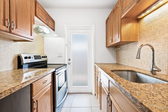 Photo - 1130 NE 3rd Ave