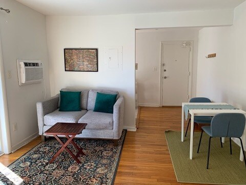 Photo - 1390 Bryant St NE