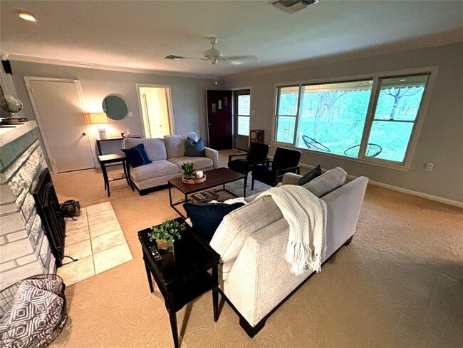 Photo - 737 Oakdale Dr