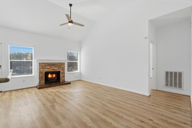 Building Photo - 2910 Cocona Ln