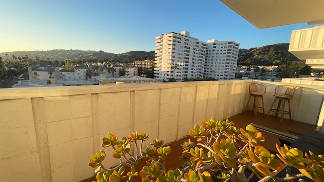 Photo - 7135 Hollywood Blvd Unit 903
