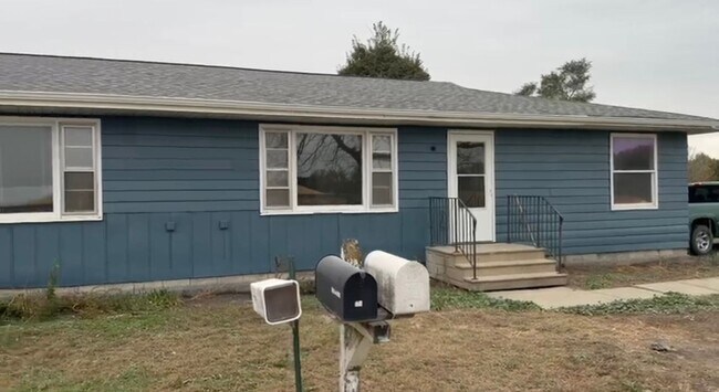 Building Photo - Spruce St Duplex Unit 96