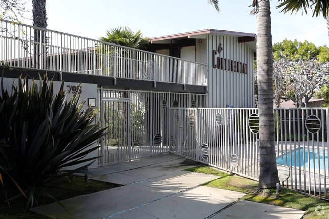 Photo - The Continental Apartments