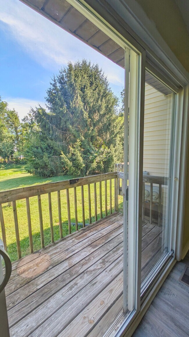 Photo - 534 E Graham Pl