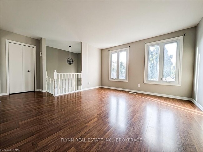 Photo - 164 Windsor St