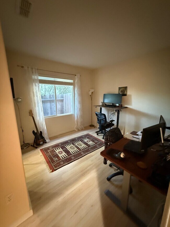 Photo - 3710 Huntington Rd