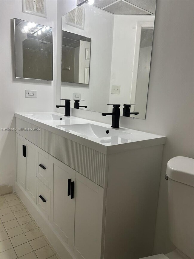 Photo - 8290 Lake Dr Unit 104
