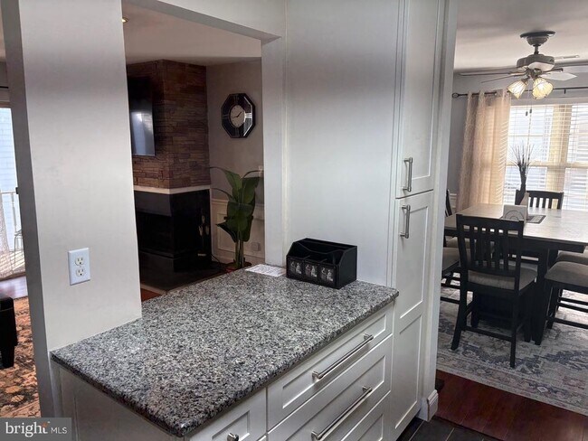 Photo - 310 Steeplechase Ct