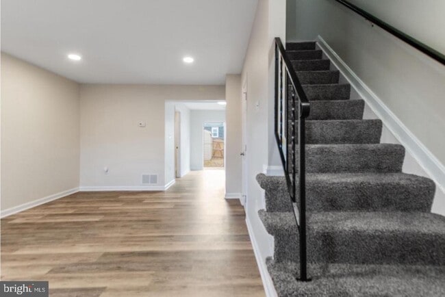 Photo - 494 Arwell Ct