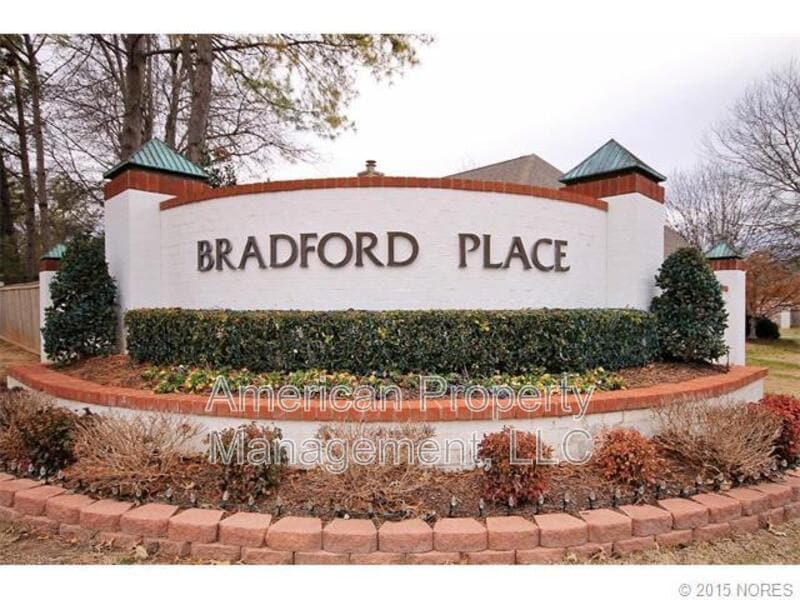 Photo - 8934 S Erie Ave