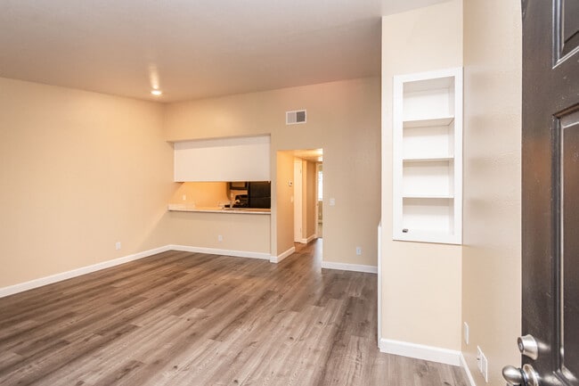 Photo - Donner at Fair Oaks