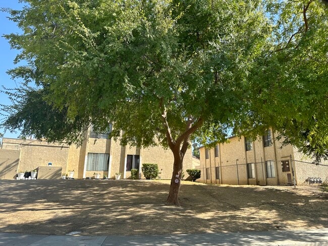 Building Photo - 6005 Hill Dale Ct Unit D