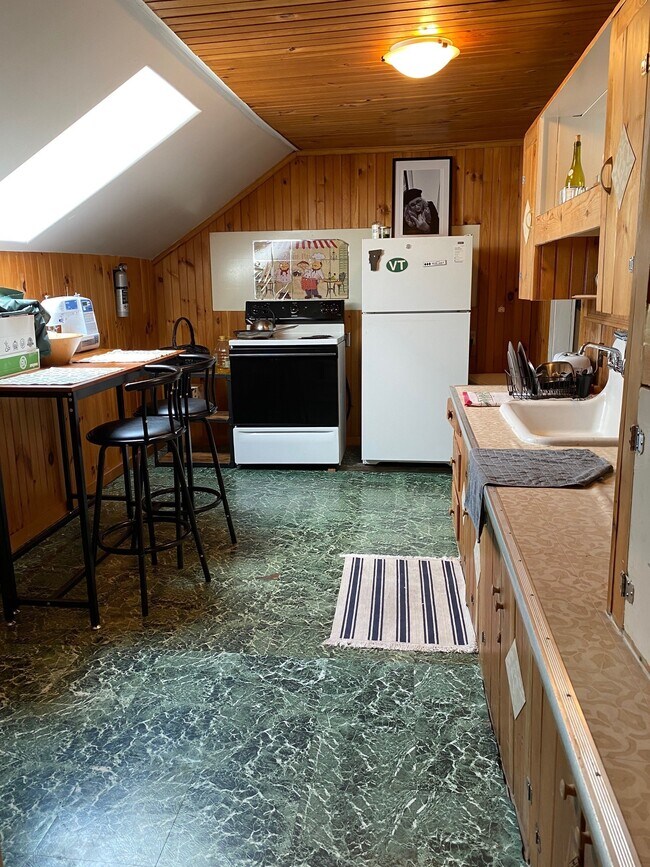 Photo - 69 S Main St Unidad 2