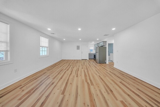 Photo - 11 Willet St Unit B